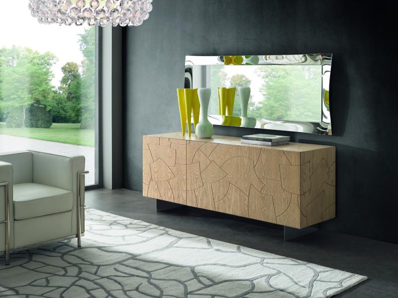 CREDENZA  3 PORTE INTAGLIATA